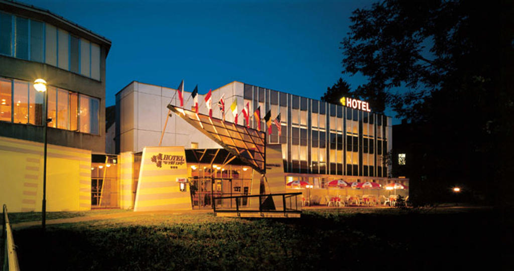 Hotel U Tri Lvu Ceske Budejovice Buitenkant foto