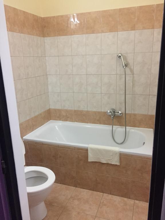 Hotel U Tri Lvu Ceske Budejovice Buitenkant foto