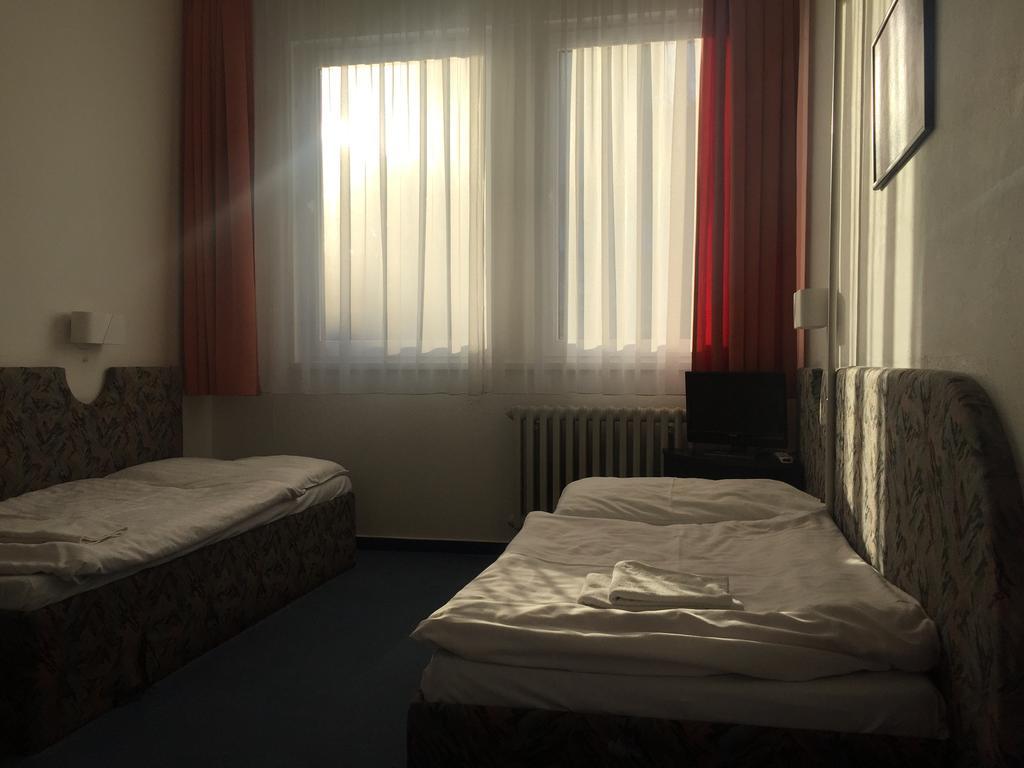 Hotel U Tri Lvu Ceske Budejovice Buitenkant foto